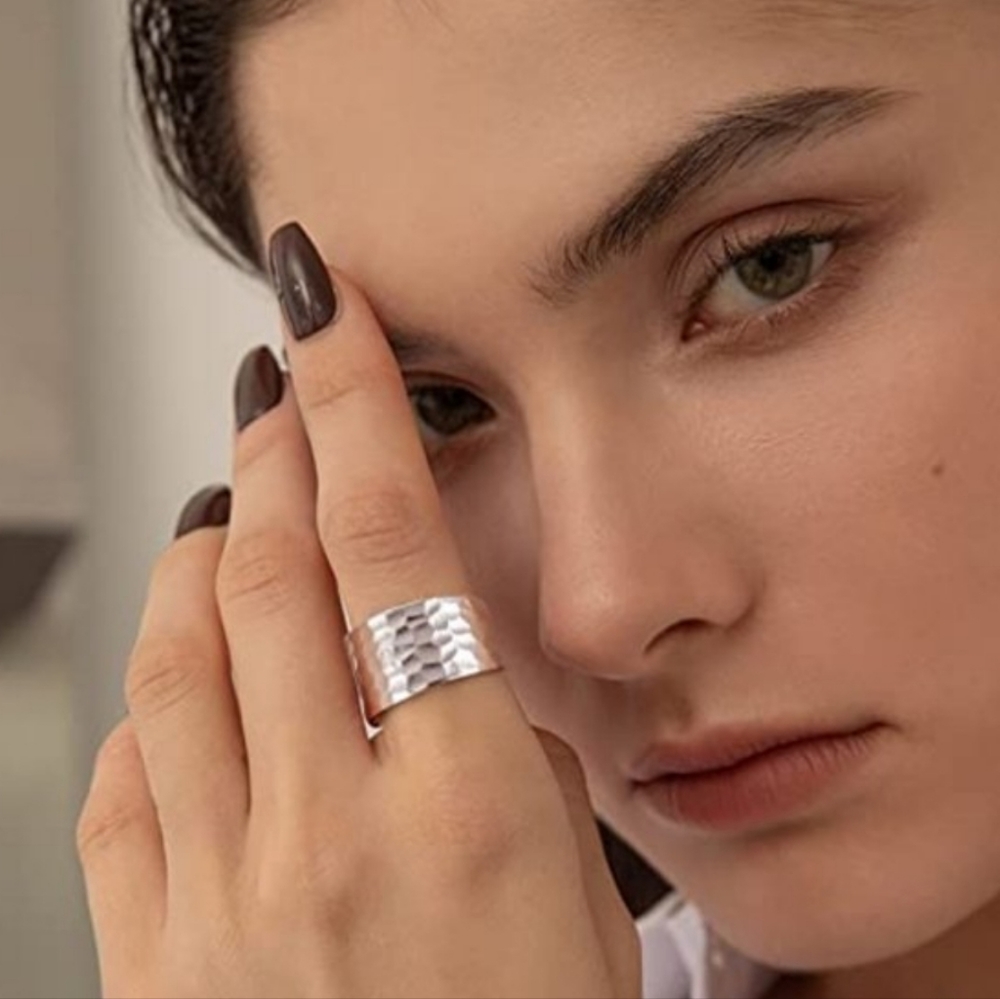 Fashion Shaped Alloy Hand Hammered Chunky Rings for Women Size 7 - Picture 15 of 15